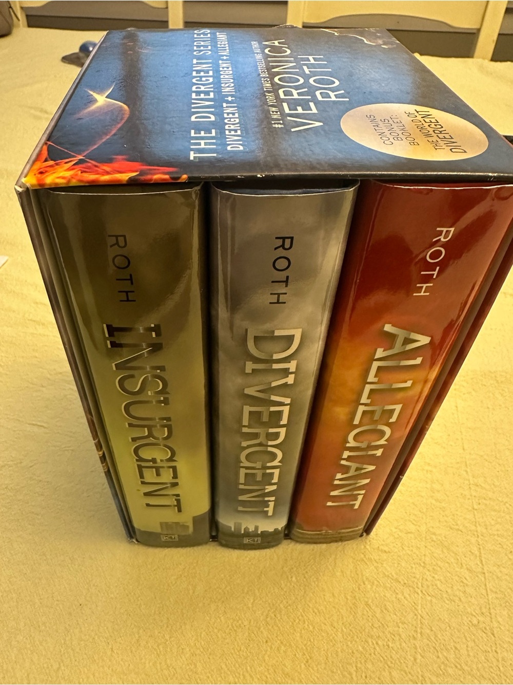 Divergent Series Hardcover Box Set - Gray, Silver, Red